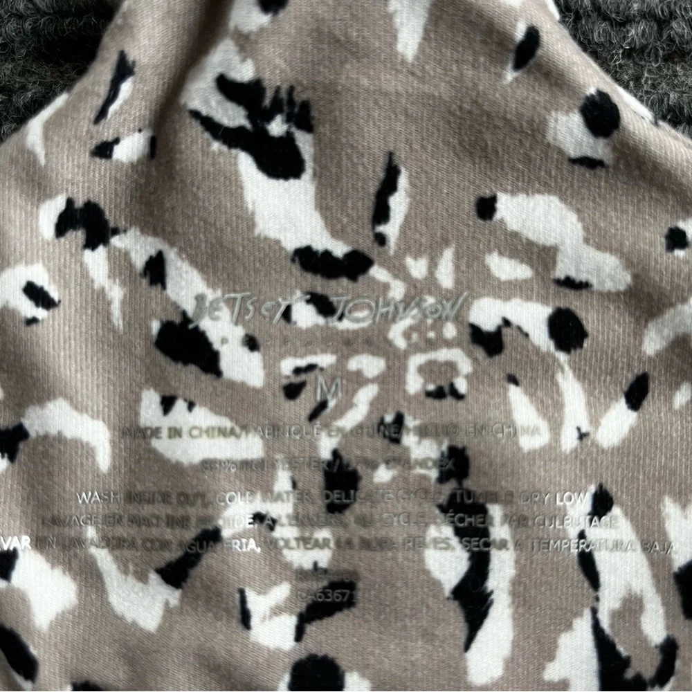 Betsey Johnson Performance Bra Size Medium Desert Floral Camo Sports Bralette - Picture 2 of 5